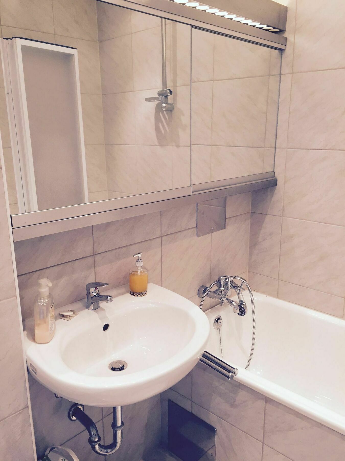 Affordable Studio Near City Center Wina Bagian luar foto